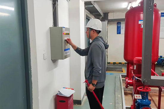 ��������˫��ĳѧУѧ����ԢӦ������������ά��